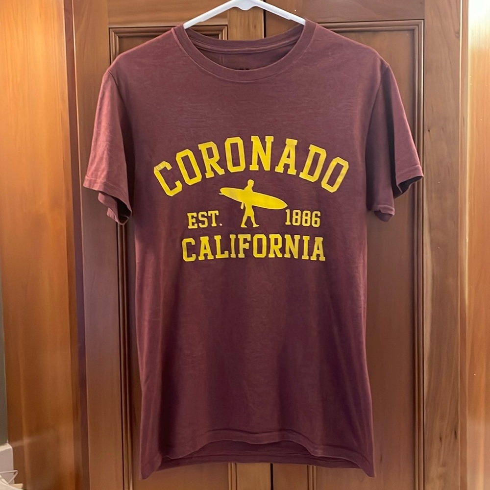 Men’s Small/Womens Medium California Coronado Beachy T Shirt